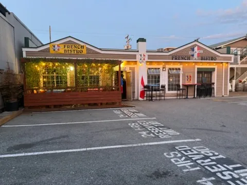 Steveston boardwalk restaurants — Vogue Cafe, Steveston Village Richmond